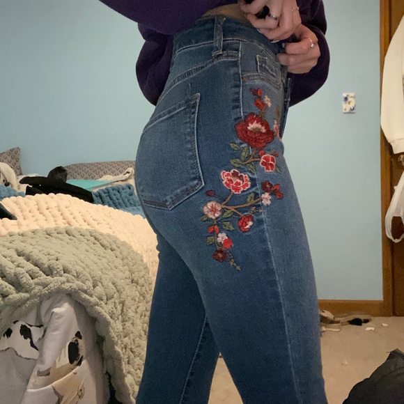 Jeans - Picture 2 of 5